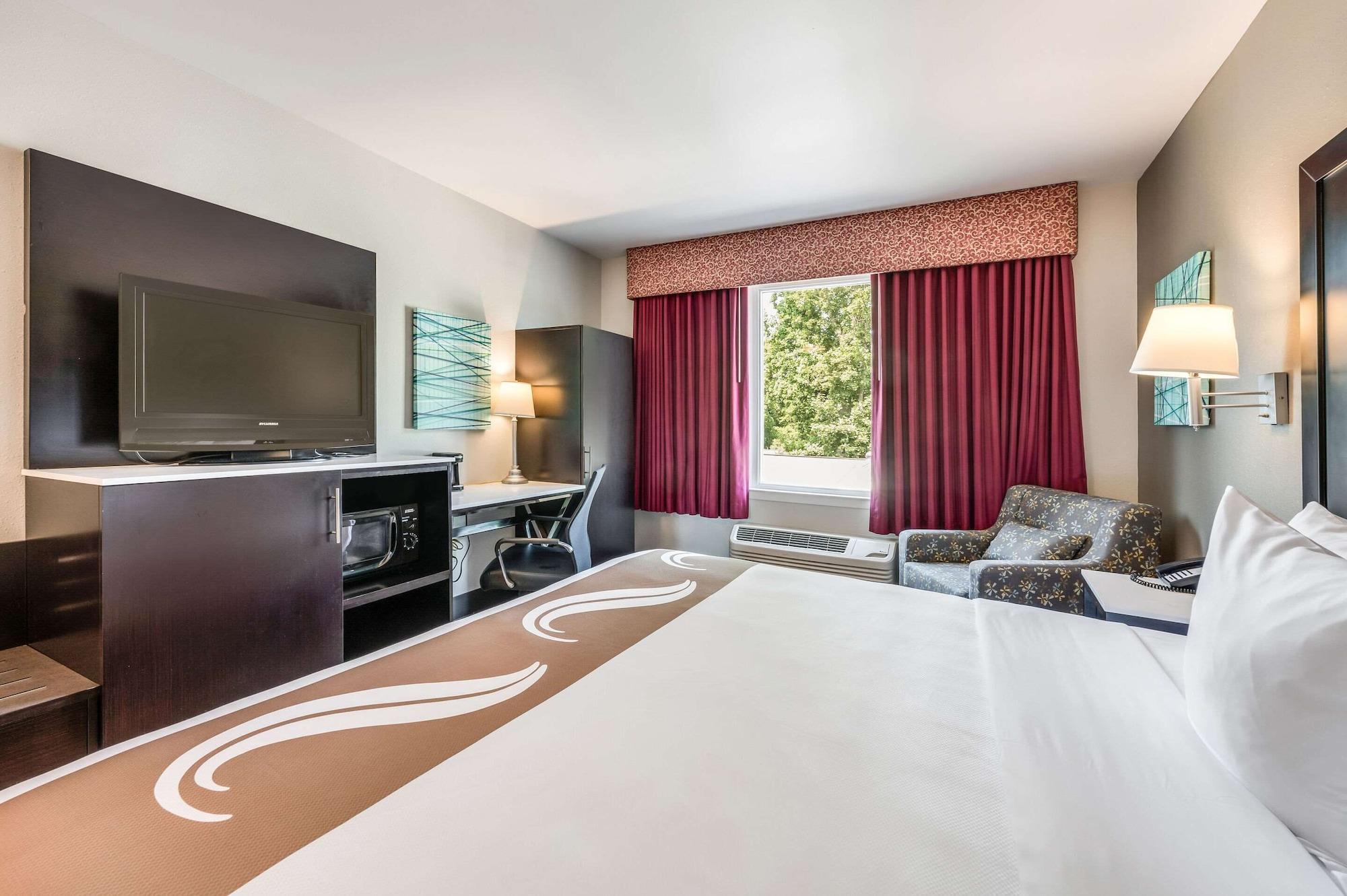 Quality Inn Poughkeepsie Exteriör bild