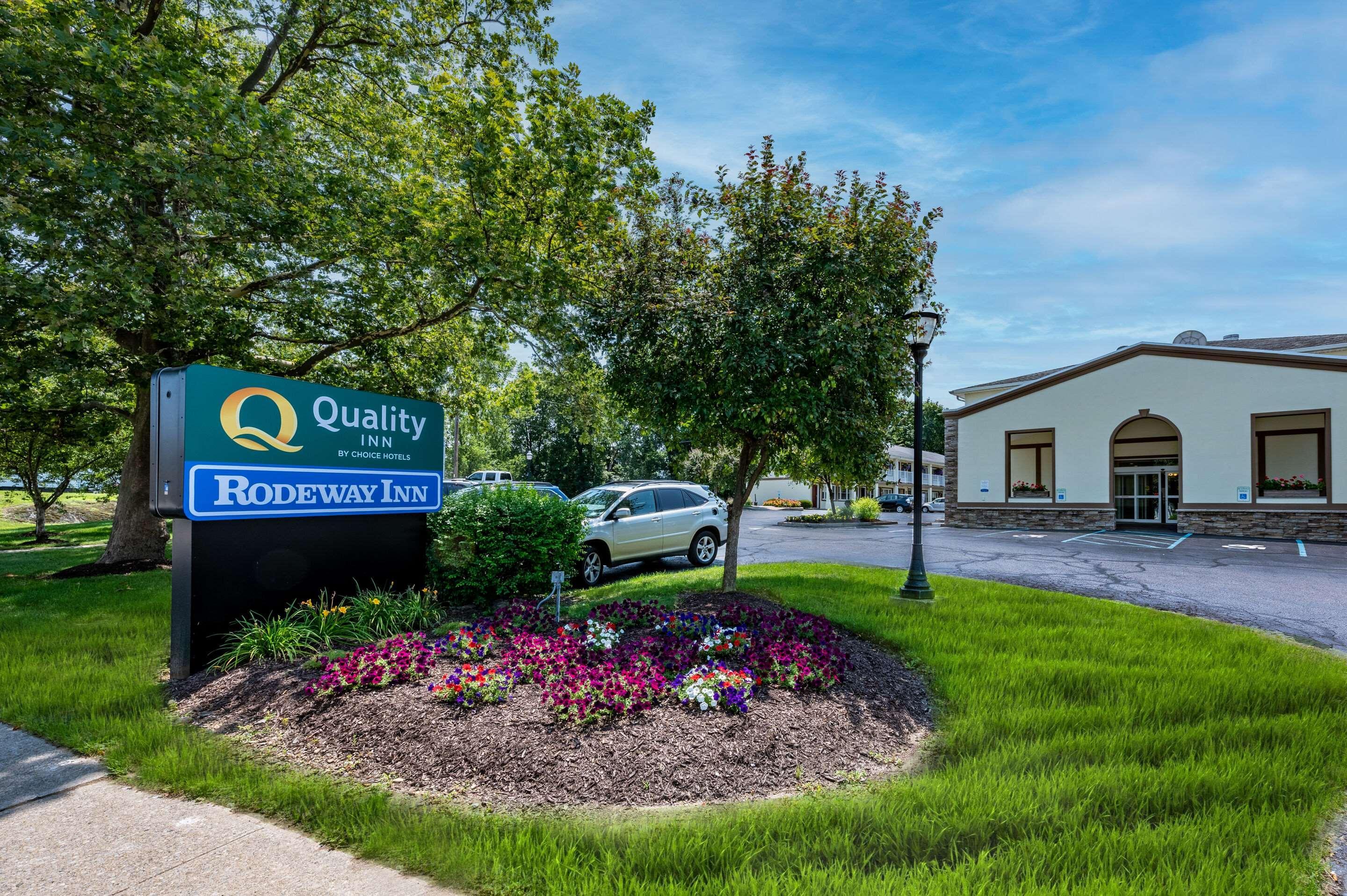 Quality Inn Poughkeepsie Exteriör bild