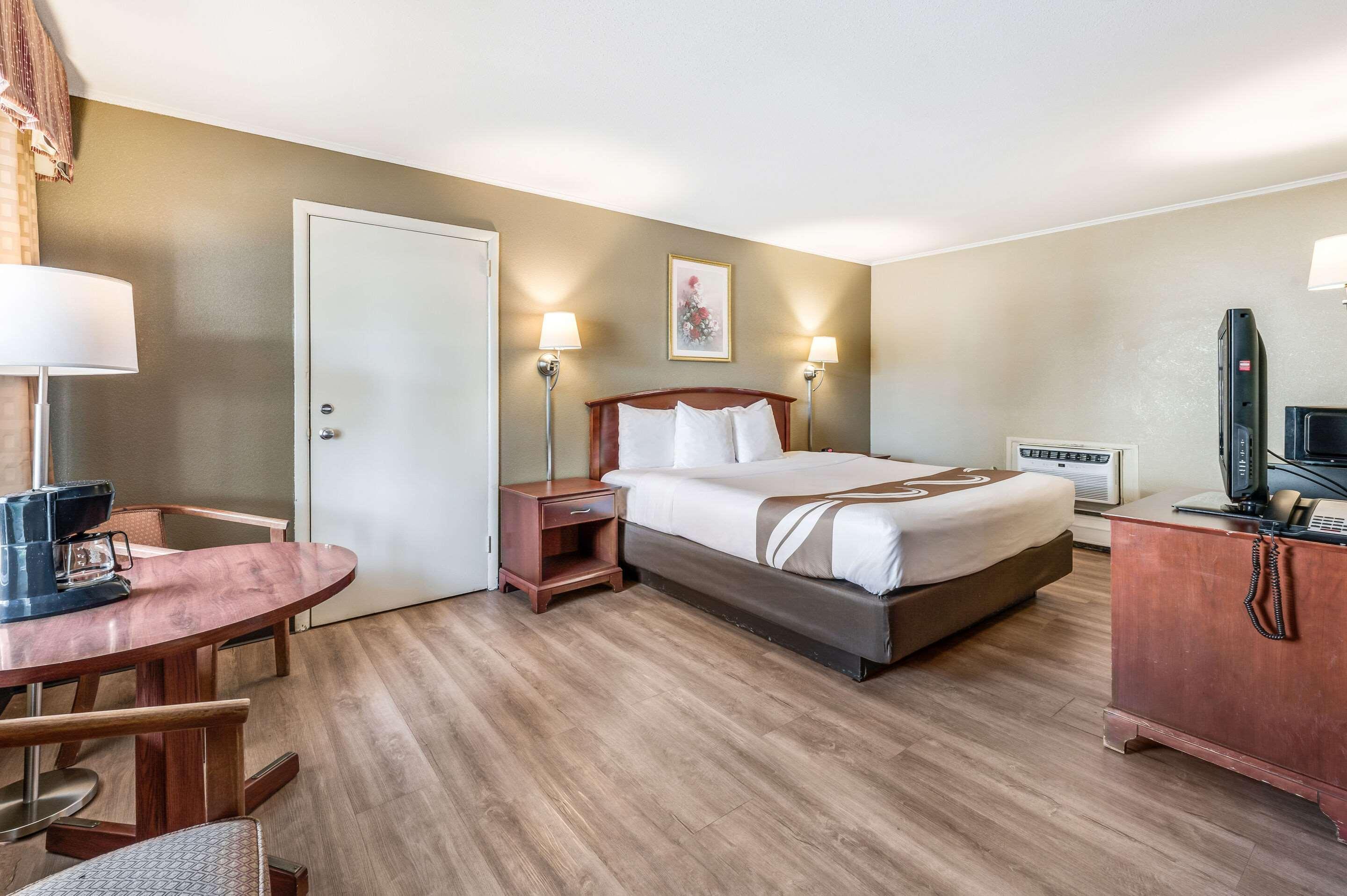 Quality Inn Poughkeepsie Exteriör bild
