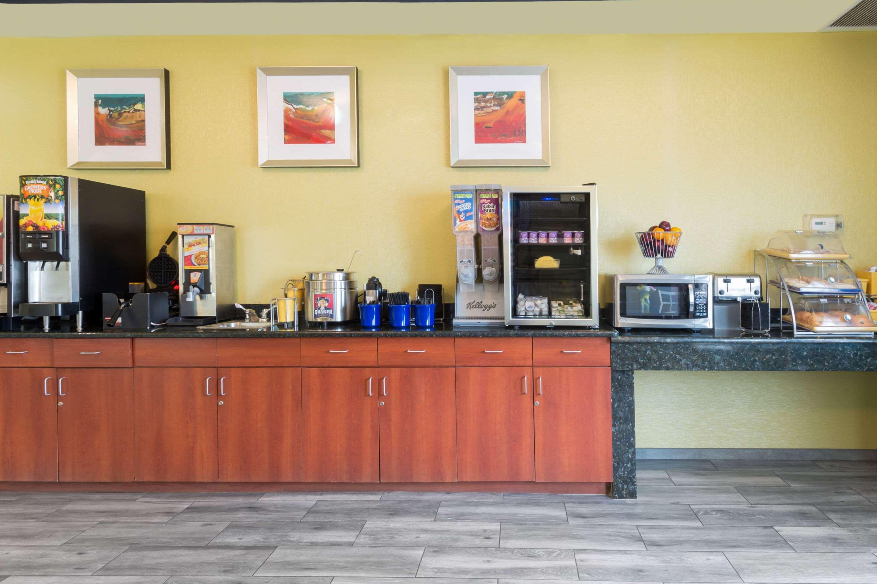 Quality Inn Poughkeepsie Exteriör bild