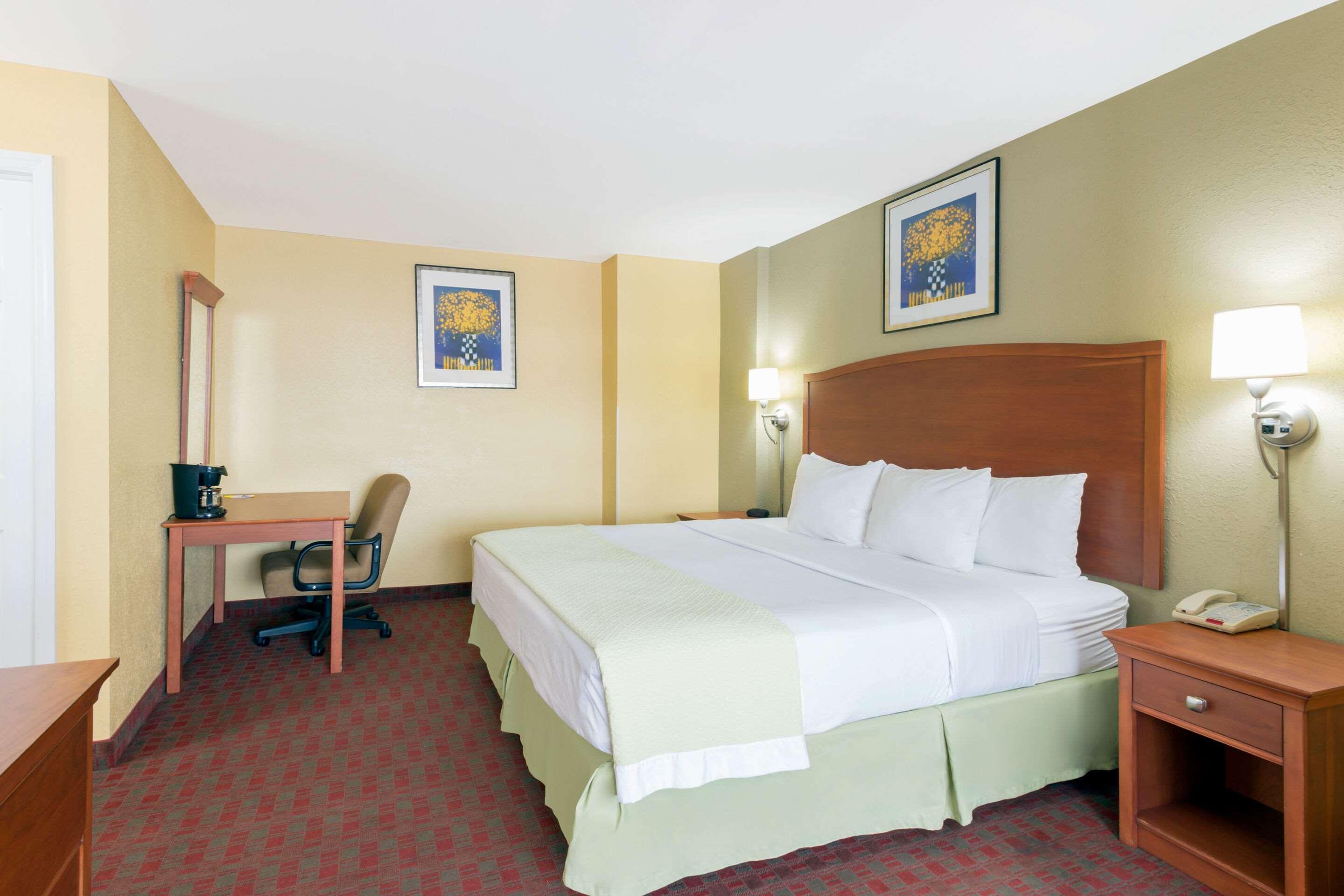 Quality Inn Poughkeepsie Exteriör bild