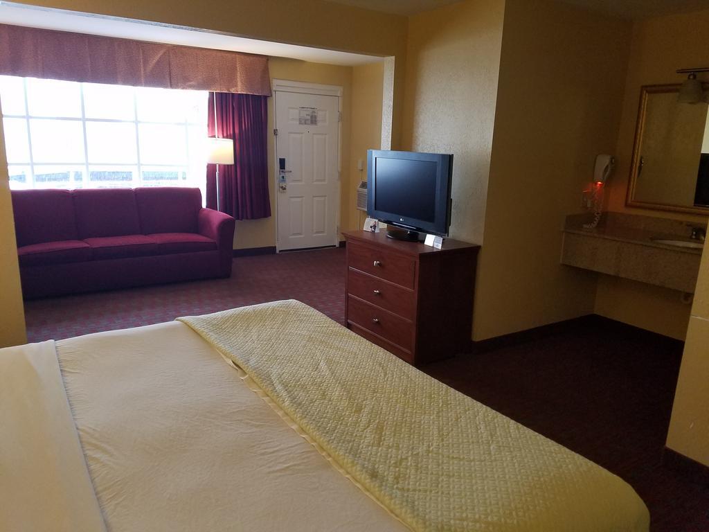 Quality Inn Poughkeepsie Exteriör bild