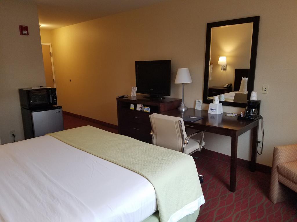 Quality Inn Poughkeepsie Exteriör bild