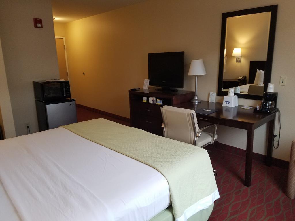 Quality Inn Poughkeepsie Exteriör bild