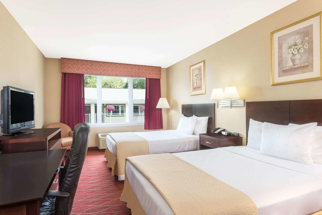 Quality Inn Poughkeepsie Exteriör bild